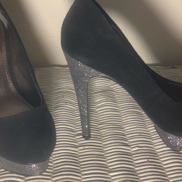 Pumps - Picture 2 of 5